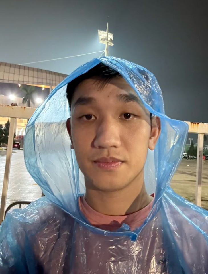 'Treo giày' rồi, cầu thủ làm gì để kiếm sống? - Ảnh 2.