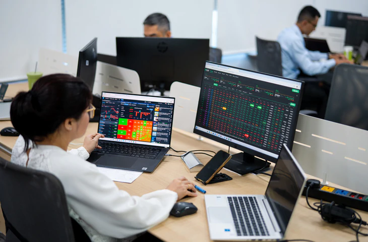 Chứng khoán 9-9: Thanh khoản mỏng, VN-Index có vượt được vùng 1.850 điểm? - Ảnh 1.