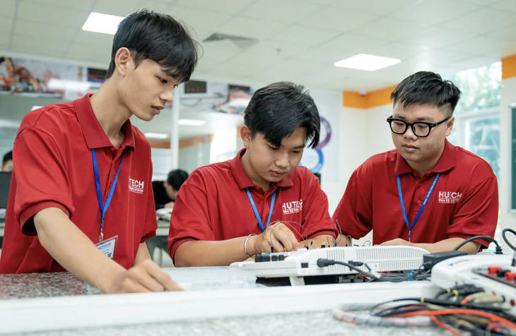 Trường đại học Công nghệ TP.HCM thành lập thêm Trường Kỹ thuật HUTECH - Ảnh 1.