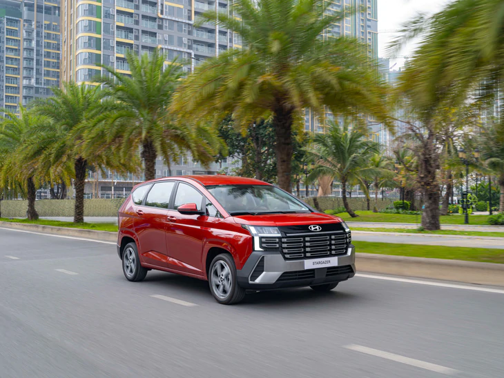 Hyundai ưu đãi loạt xe, Santa Fe giảm cao nhất 220 triệu đồng - Ảnh 2.