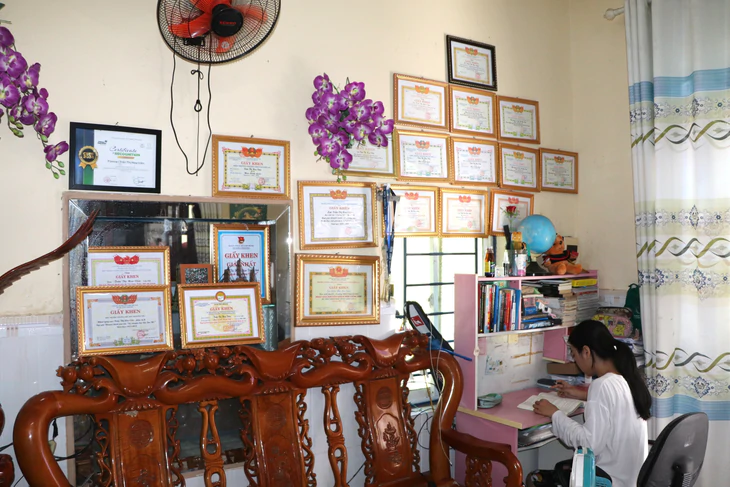 Bán cà phê 10 tiếng mỗi ngày ở Hội An, kiếm chút tiền vào ĐH Kinh tế TP.HCM - Ảnh 7.