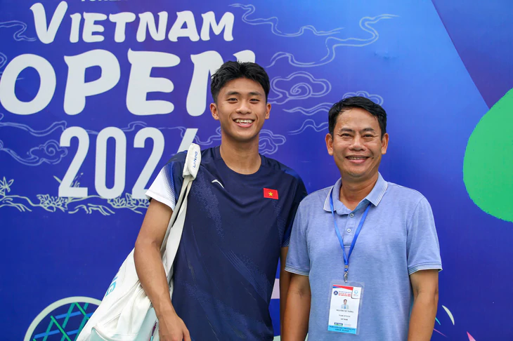 Gác công việc, cha con vào Nam đánh một trận Vietnam Open rồi về - Ảnh 2.