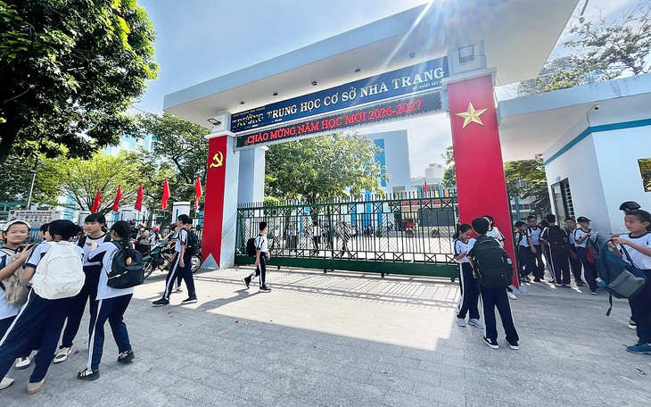 'Siêu trường' ở Nha Trang có 287 lớp, vượt 7 lần quy định tối đa - Ảnh 3.