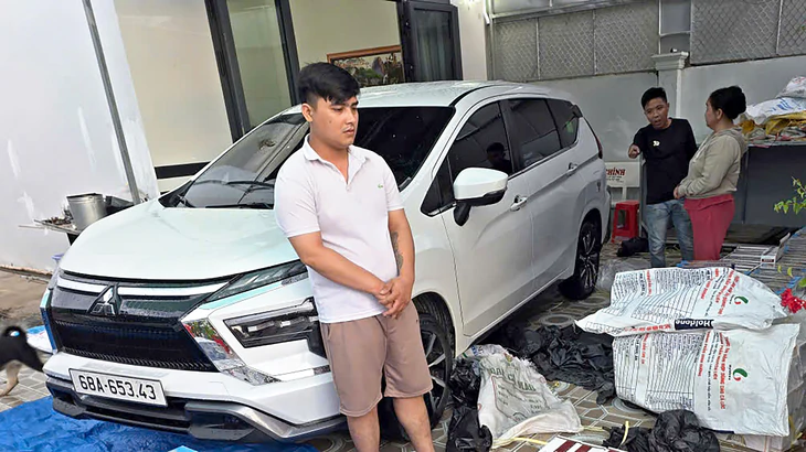Cần Thơ mạnh tay với thuốc lá lậu, cán bộ dùng cũng bị xử lý - Ảnh 2.