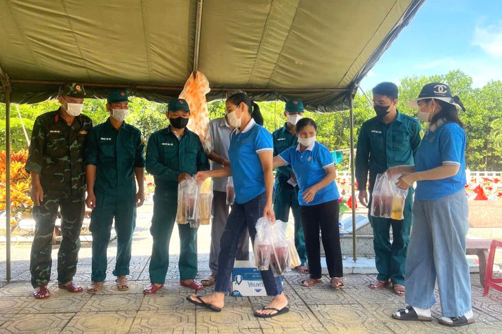 Không đứng ngoài cuộc, phụ nữ tiếp sức ‘Chiến dịch 500 ngày đêm’ - Ảnh 5.