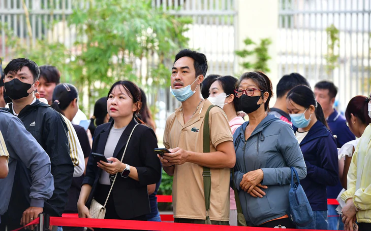 Phó Thủ tướng yêu cầu xử lý ngay tình trạng thiếu sách giáo khoa, lập đường dây nóng 24/7 - Ảnh 2.