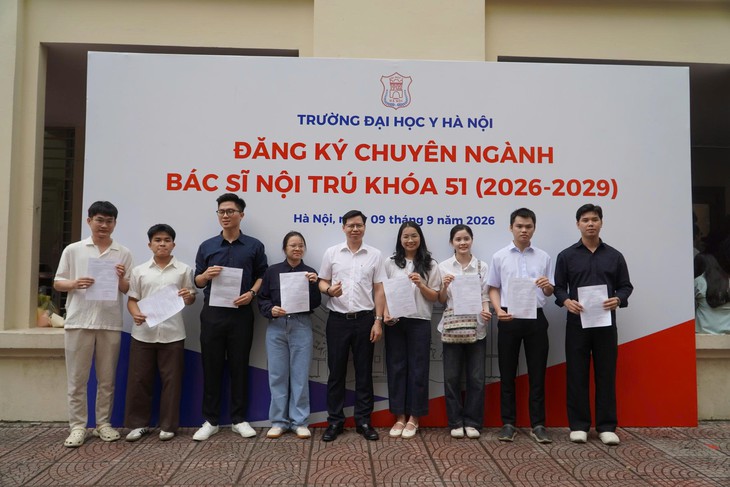 Bóng hồng duy nhất trong top 10 bác sĩ nội trú gây sốt khi chọn 'gây mê hồi sức' - Ảnh 2.