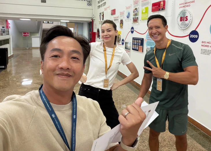Cường Đôla 'gây sốt' đi họp phụ huynh cho Subeo cùng Hồ Ngọc Hà và Kim Lý  - Ảnh 1.