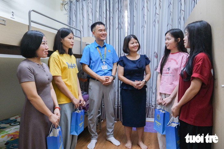 Lương thưởng tăng, doanh nghiệp vẫn 'đỏ mắt' tìm lao động - Ảnh 3.
