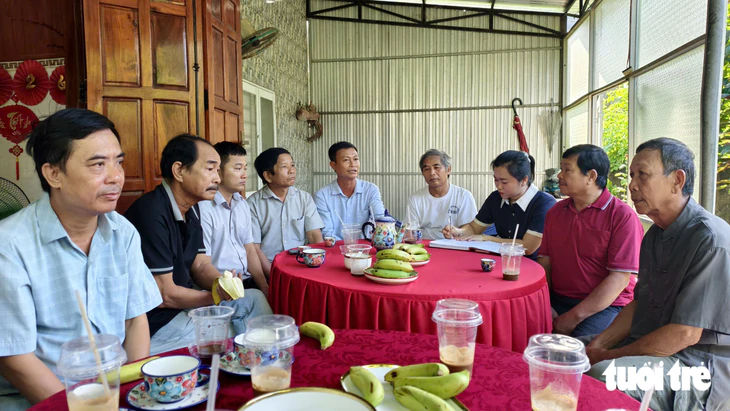 Tiếp xúc cử tri bằng ly trà, cà phê sáng - Ảnh 2.