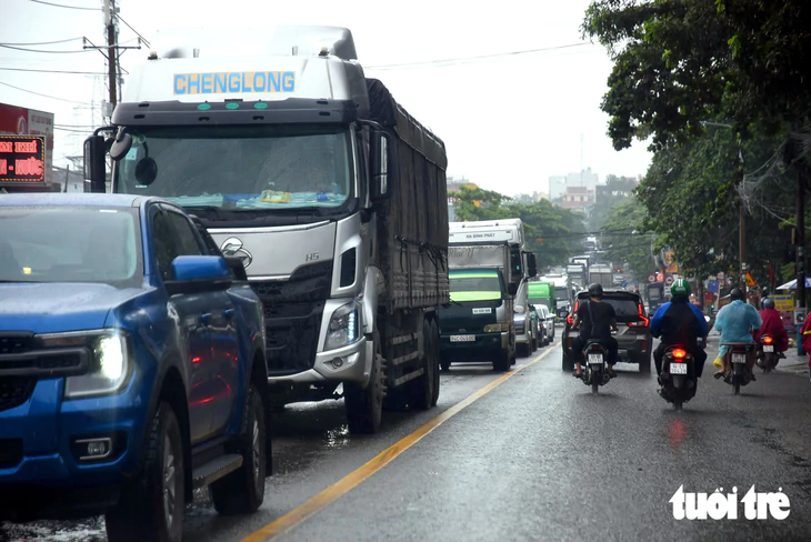 Sau vụ tai nạn 3 người chết ở Đồng Nai, nút giao cổng 11 hiện ra sao? - Ảnh 8.