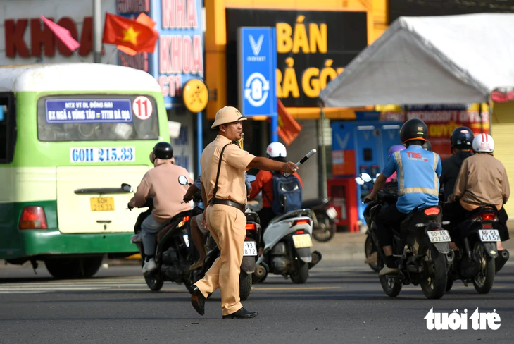 Sau vụ tai nạn 3 người chết ở Đồng Nai, nút giao cổng 11 hiện ra sao? - Ảnh 12.