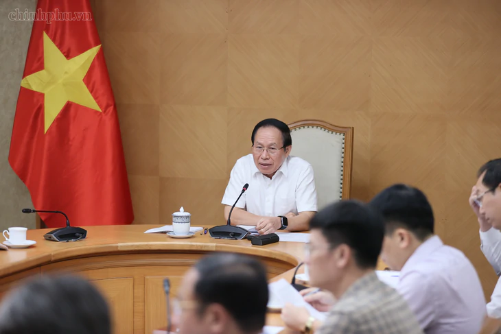 Phó Thủ tướng: Tháo gỡ ngay khó khăn, vướng mắc trong cung ứng sách giáo khoa - Ảnh 1.