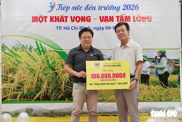 5 tỉ đồng từ Quỹ 'Đồng hành nhà nông' trao cho Tiếp sức đến trường - Ảnh 7.