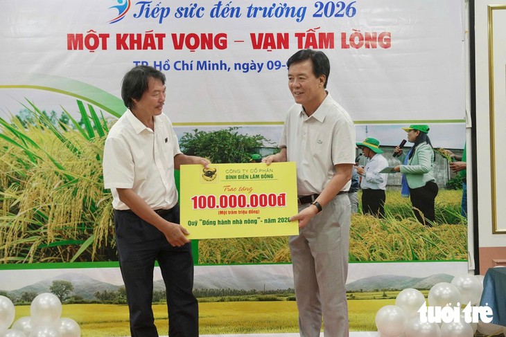 5 tỉ đồng từ Quỹ 'Đồng hành nhà nông' trao cho Tiếp sức đến trường - Ảnh 8.