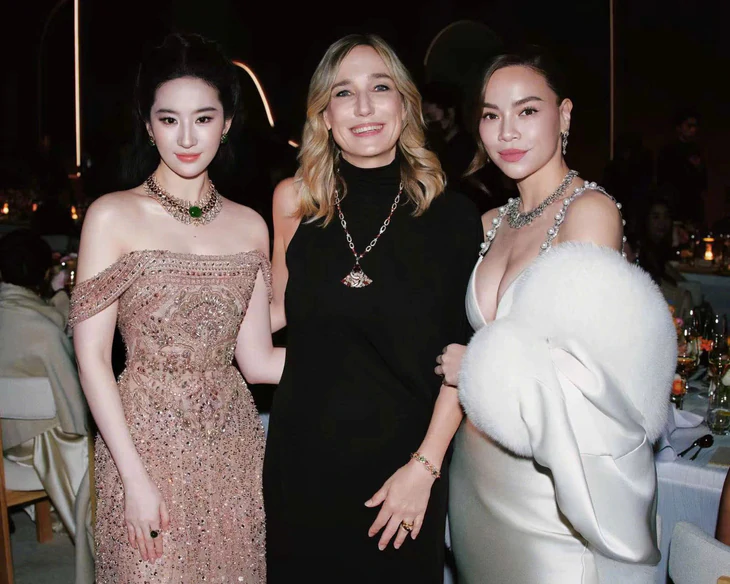 Lưu Diệc Phi tay bắt mặt mừng với Hồ Ngọc Hà trước khi 'loại khỏi khung hình': Xã giao hay luật chơi triệu đô?  - Ảnh 2.