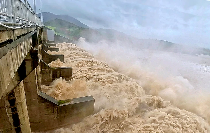 Hồ thủy điện trên sông Ba được yêu cầu chủ động vận hành đón lũ - Ảnh 2.