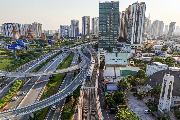 Tin tức sáng 19-10: Đề xuất thu 1% giá trị chuyển nhượng đất trong khu vực TOD tại TP.HCM - Ảnh 2.