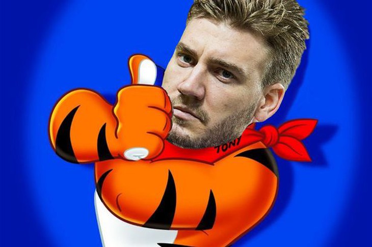 ‘Chúa tể’ Bendtner tiết lộ sốc về huyền thoại Juventus Buffon.