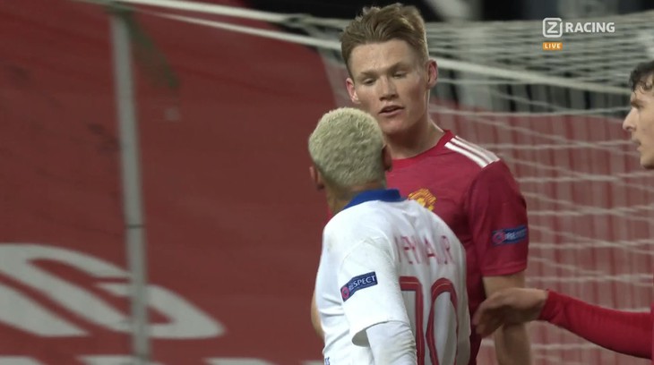 Neymar và Scott McTominay va chạm ở trận đấu vừa qua