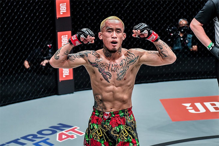 Anthony Đỗ gây ấn tượng với chiến thắng knock-out trước võ sĩ Trung Quốc