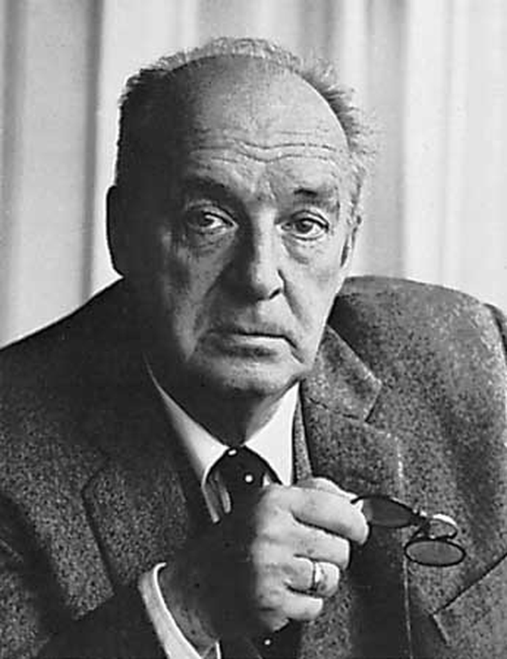 Nhà văn Vladimir Nabokov - Ảnh:bookriot.com