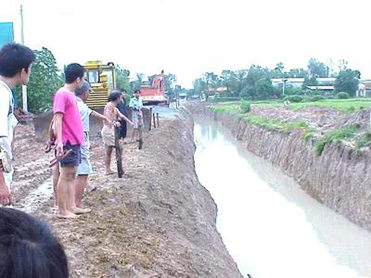 Hai trẻ đuối nước tử vong khi chơi trong công trường xây dựng ở Phú Thọ - Ảnh 2.