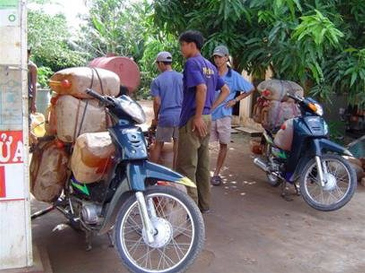 Kiên Giang xử lý nghiêm tổ chức, cá nhân buông lỏng, tiếp tay cho buôn lậu, gian lận thương mại - Ảnh 2.