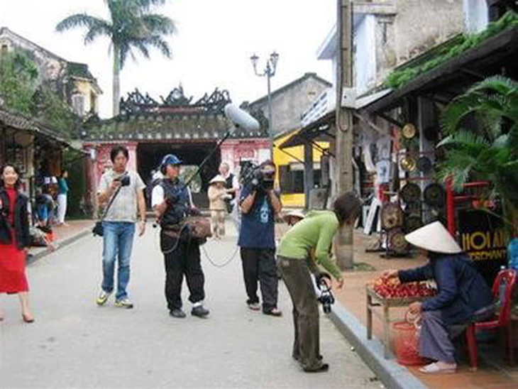 Nhận 'sổ hưu' trước 7 năm, Chủ tịch xã ở Đà Nẵng mở xưởng mộc, lên Tiktok giới thiệu làng nghề Kim Bồng 500 tuổi - Ảnh 6.