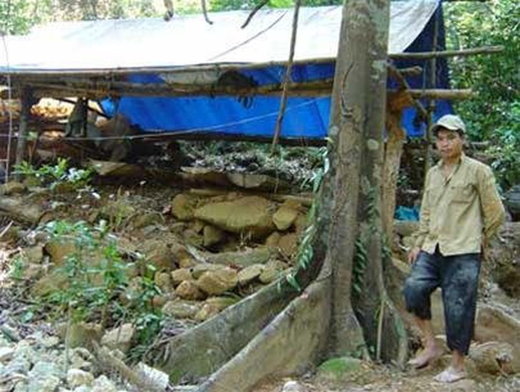 Đà Nẵng: 'hỗn chiến'tại bãi vàng Khe Đương