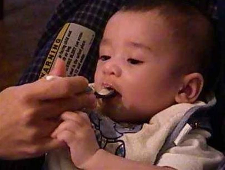 Ai không nên ăn đồ lạnh mùa hè? - Ảnh 2.