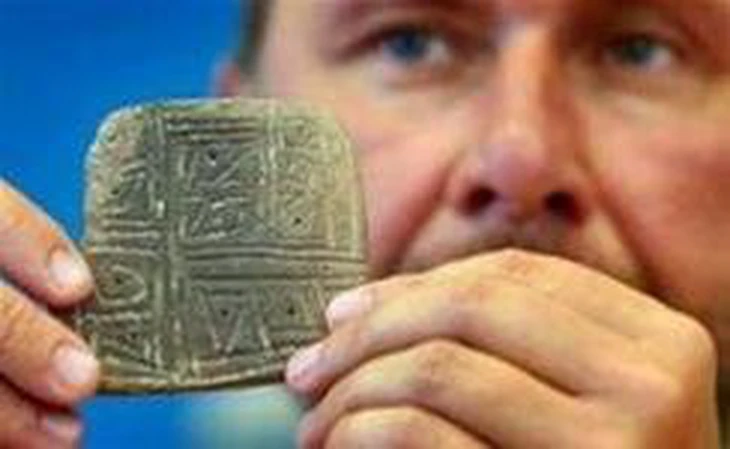 Giải mã một trong những chữ viết cổ bí ẩn nhất thế giới - Ảnh 2.