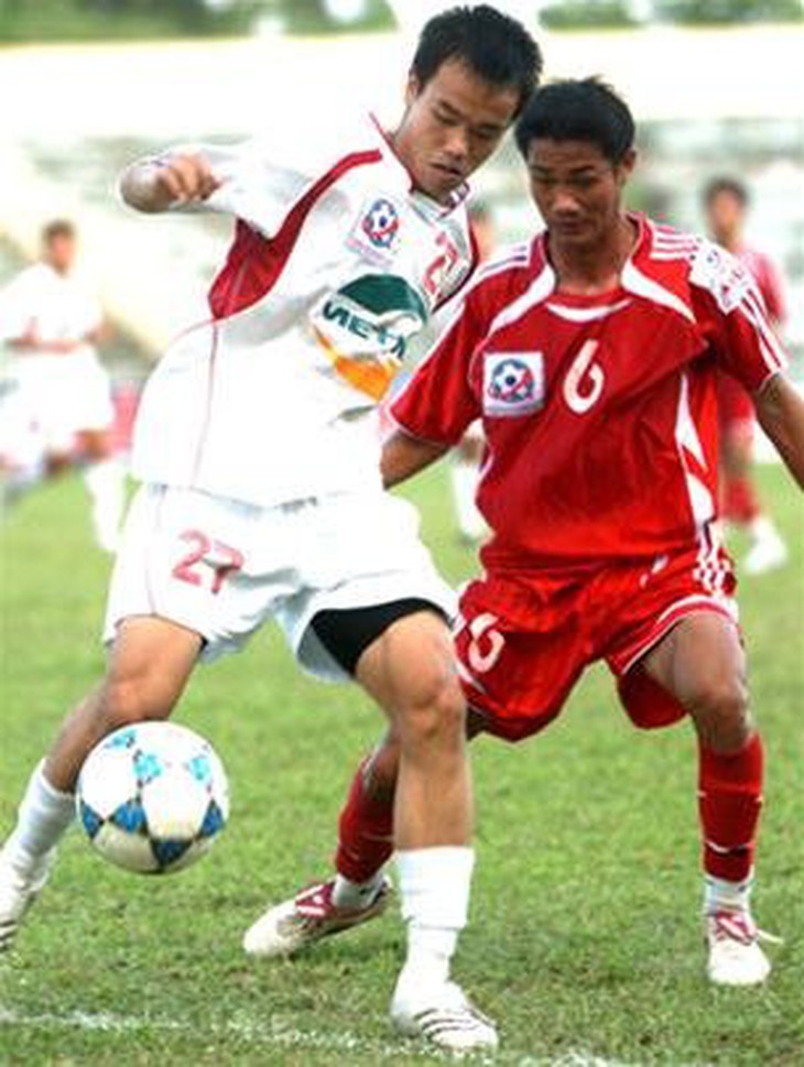 Cựu tiền đạo Trịnh Quang Vinh bất ngờ tái xuất sân cỏ - Ảnh 4.