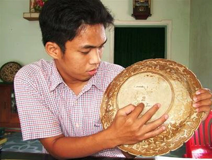 Người giữ ‘hồn’ gốm Nam Bộ với hàng chục ngàn kỷ vật - Ảnh 6.
