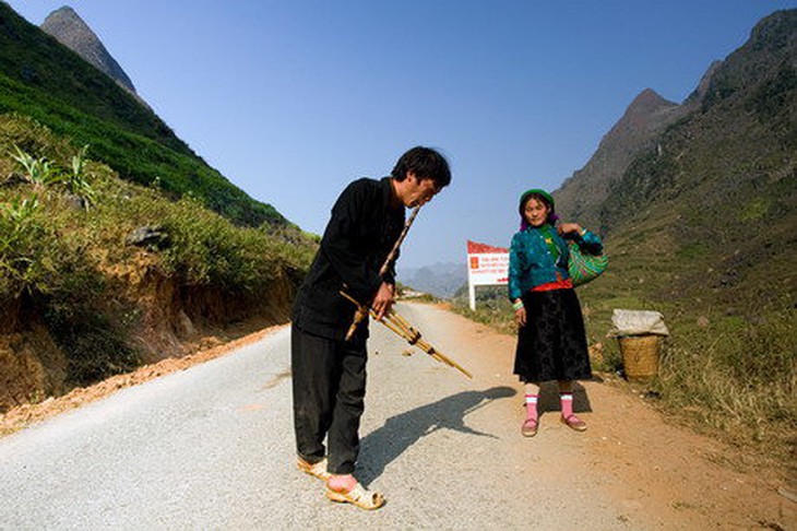 Lên núi nghe khèn Mông