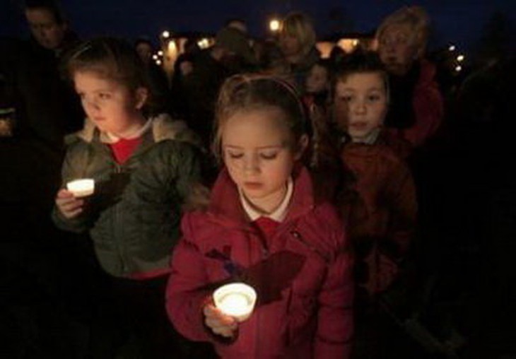 Đánh bom bằng ô tô lần hai trong một tháng tại Bắc Ireland - Ảnh 4.