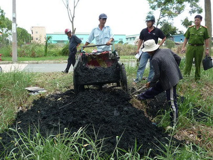Vỡ bờ bao hồ chứa bùn thải nhà máy luyện gang thép Thái Nguyên - Ảnh 4.