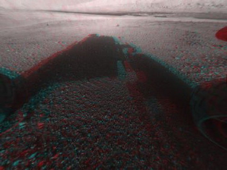 Curiosity gửi ảnh màu đầu tiên về sao Hỏa