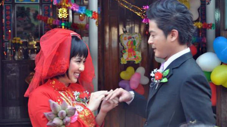 Đạo diễn sắp hầu tòa vì tạt chất bẩn vào nhà con nợ làm những phim gì? - Ảnh 2.