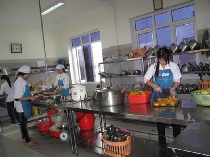 Cần Thơ hỗ trợ xây dựng 20 'mái ấm công đoàn' cho đoàn viên, người lao động - Ảnh 2.