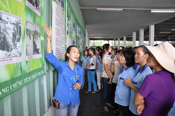 Triển lãm ảnh 'Tình yêu trong chiến tranh'