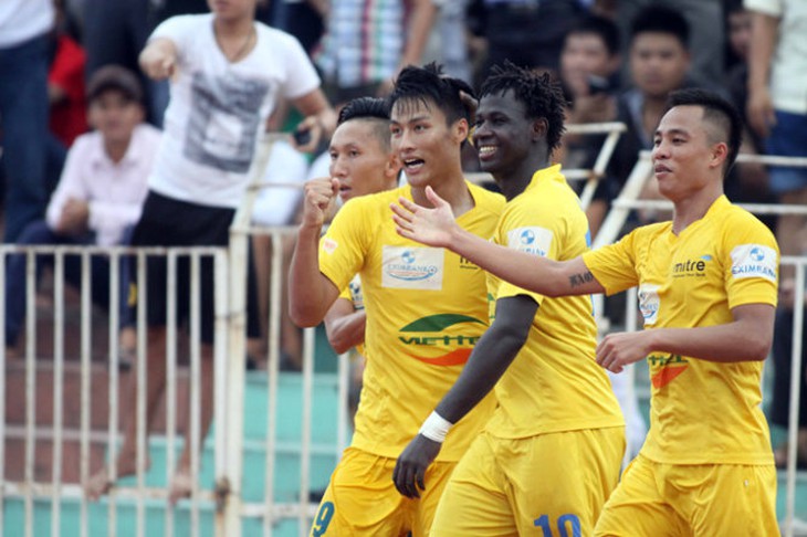 Mạc Hồng Quân ghi bàn đầu tiên ở V-League