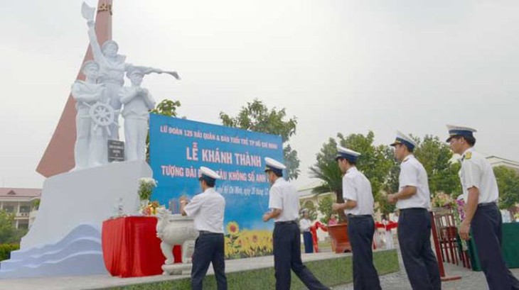 Khánh thành tượng đài Đoàn tàu không số