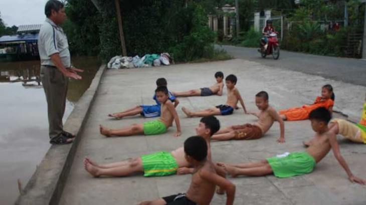 16 năm dạy bơi miễn phí