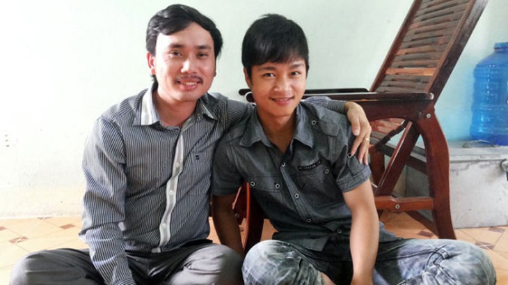 Thầy tổng phụ trách Đội trích lương, lập quỹ để học trò không phải bụng đói đi học - Ảnh 2.