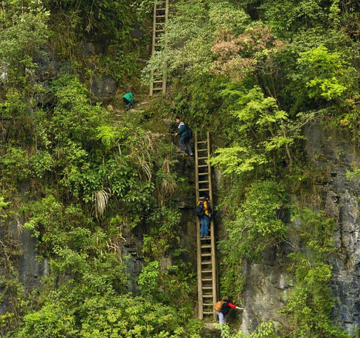 Gian nan đường đến trường