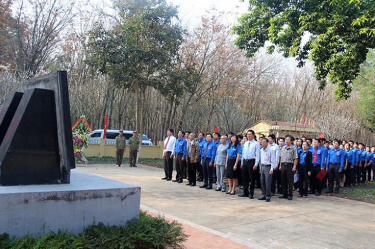 Thanh niên công nhân hướng về cội nguồn cách mạng