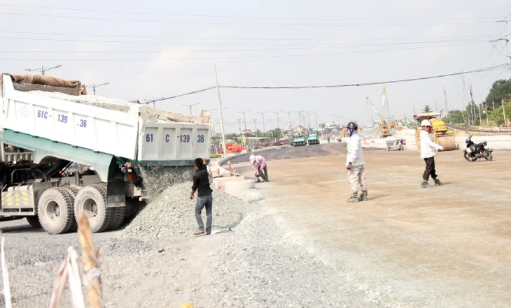 Hà Nội phạt 200 triệu với đơn vị phá dỡ nhà gây bụi mù mịt trên phố Cảm Hội - Ảnh 2.