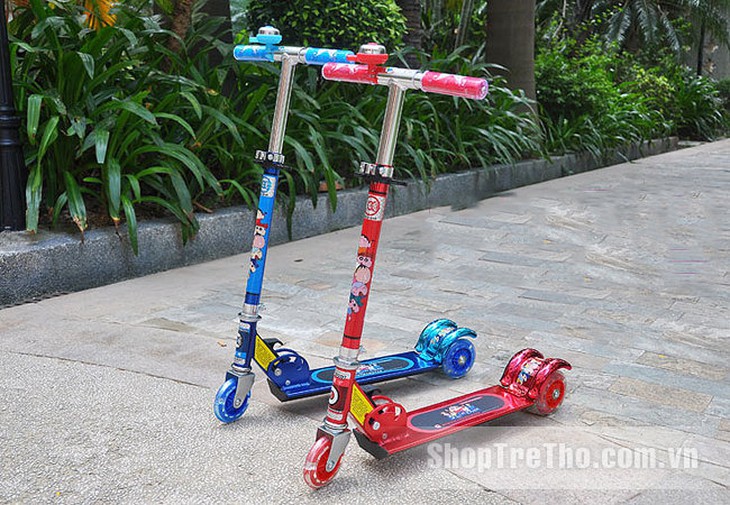 Trẻ chơi xe trượt scooter, coi chừng đứt gân