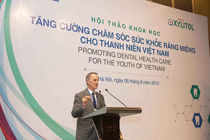 Già hóa dân số nhanh, sức khỏe răng miệng người cao tuổi trở thành thách thức - Ảnh 2.